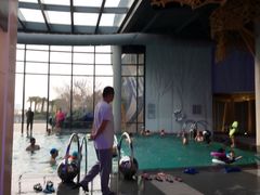 -上海滴水湖皇冠假日酒店