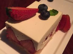 草莓蛋糕-上海柏悦酒店·世纪100牛排馆