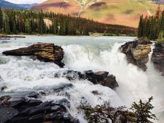 -阿萨巴斯卡瀑布观景点