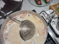 -尚尚仙·酸汤猪手·猪肚鸡火锅(华联万柳购物中心店)