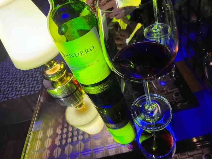 戏迷-成都群光君悦酒店-"君悦附带的酒吧,基本上不用担心假酒问题 .