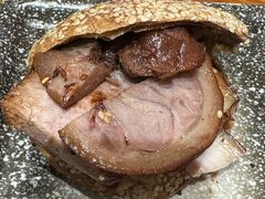 烧饼夹肘子-老天桥酱肉烧饼夹肘子(天桥店)