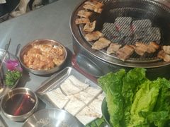 -围炉肉舍•炭烤活鳗•丹东海鲜烤肉(步行街店)
