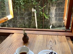 靠窗位-YLK云南小粒咖啡·云里咖(二号店)
