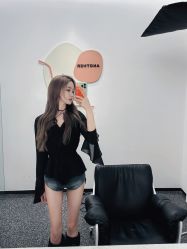 -AYO SALON