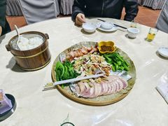 -何乡别院·中式农庄(姑婆山大道店)