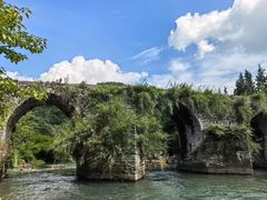 -高荡千年布依古寨旅游景区