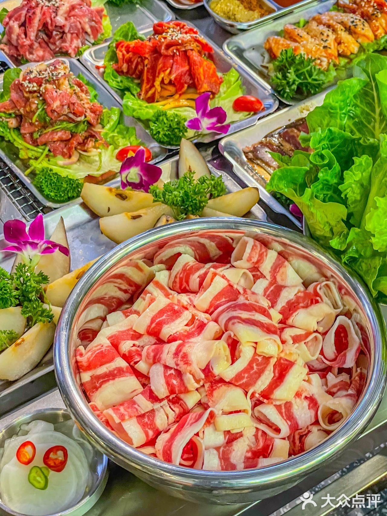 坐20站地铁来吃杭州这家东北烤肉！香晕了