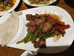 -泉畔人家·老济南经典鲁菜(大明湖店)