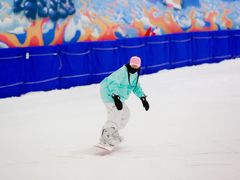 -乔波室内滑雪场