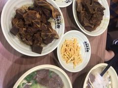 -熊大师牛羊粉(红谷凯旋店)