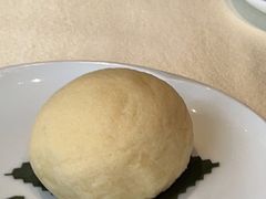 脆皮流沙包-皇朝会.经典传统粤菜(外滩店)