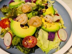 牛油果大虾沙拉-JUKEBOX玖部音乐餐厅(华侨城店)