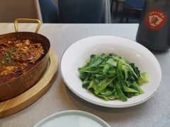 -有红鸡毛店·川菜(建设路店)