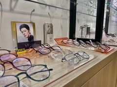 -悦目眼镜(蔡司战略合作门店)