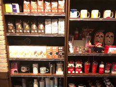 零售区-星巴克(北京中关村南大街店)
