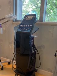 -广州健丽·去眼袋医疗美容机构