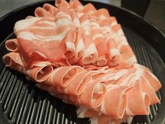 鲜切羔羊后腿-清真·鼎源斋涮肉(安德路店)