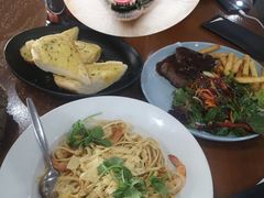 -12 Rocks Beach Bar Cafe