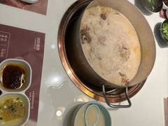 -洪氏嗨捞·猪肚鸡火锅(阳光天地店)