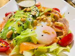 牛油果三文鱼沙拉-HELLO 27 意面·沙拉·帕尼尼