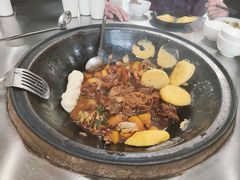 -粘豆包柴火铁锅炖