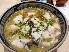 招牌酸菜鱼面-汤去三面(骆驼店)