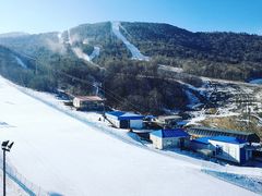 -亚布力新体委滑雪场