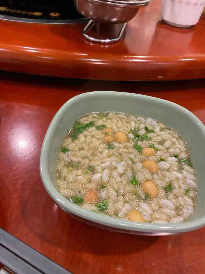 金凤缘土菜馆-"4月26日的午饭,是工作餐.当日大雨.采.