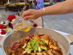 -刘姐啤酒鱼民族演艺餐厅(西街总店)