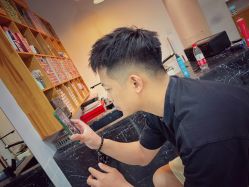 -MARTIN'S BARBER SHOP男士理发馆
