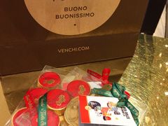 -VENCHI 闻绮(北京国贸商城店)