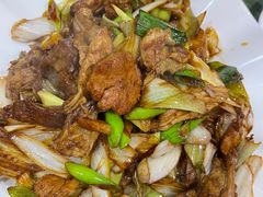 拆骨肉炒大葱-青龙柳条豆腐(魁星路店)