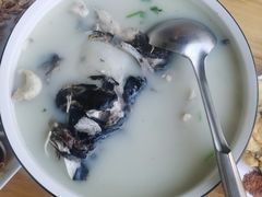 -美顺香食府鱼头老店(雪野湖店)