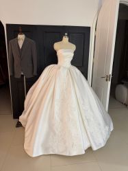 点击看大图 -曼青婚纱礼服馆