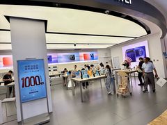 -王府井百货熙地港店