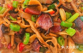 Jinggang Smoked Bamboo Shoots with Preserved Pork