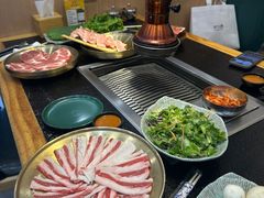 -臻牛烤肉