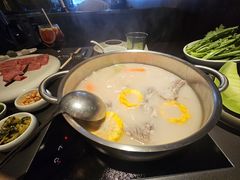 澳门鸡脚猪骨煲-官也街澳门火锅(新源里店)
