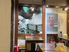 大堂-双燕楼·手工馄饨·汤面小吃(世纪汇店)