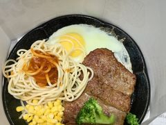 -汤姆家的牛排意面披萨(新城市广场店)