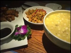 蟹黄豆花-阿瓦山寨·湘菜现炒·剁椒鱼头王(咸阳总店)