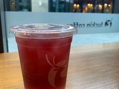 小红梅苏打水-瑞幸咖啡(石榴中心店)