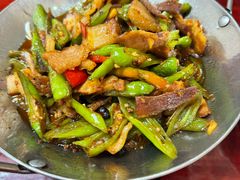 农家小炒肉-芦茨金富饭庄·25年老字号·专做稻草鸡