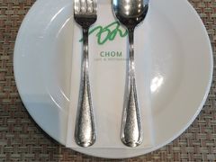 -Chom Cafe and Restaurant