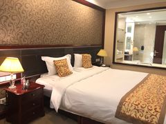 -盛泰恐龙谷温泉