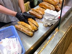 -Bánh Mì Huynh Hoa