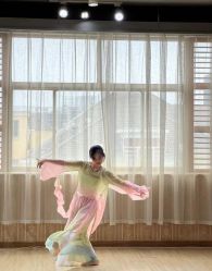 -艾美舞蹈工作室