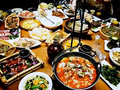 -老滇山寨•云南特色菜•地方菜•民族风情歌舞表演(金碧店)