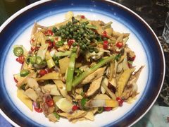 -莲花石酸菜鱼(海滨东路店)